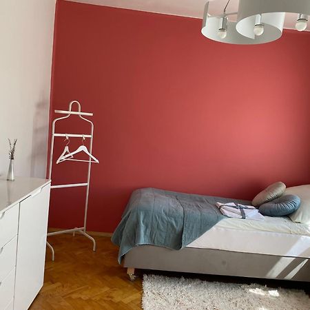 Przytulny Dom Pod Jabloniami Przy Targach Kielce Villa Eksteriør billede