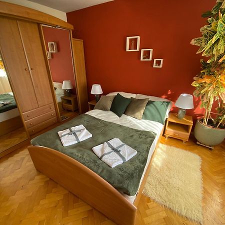 Przytulny Dom Pod Jabloniami Przy Targach Kielce Villa Eksteriør billede